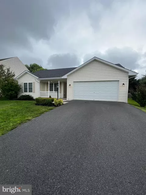 167 Ticonderoga Dr, Kearneysville, WV 25430