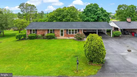 557 Mimosa Dr, Martinsburg, WV 25404