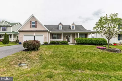223 Sequoia Dr, Inwood, WV 25428