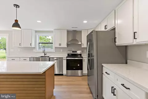 32 Milo Ln, Falling Waters, WV 25419 photo 6