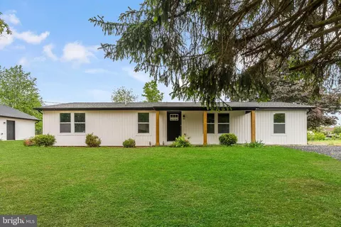 32 Milo Ln, Falling Waters, WV 25419