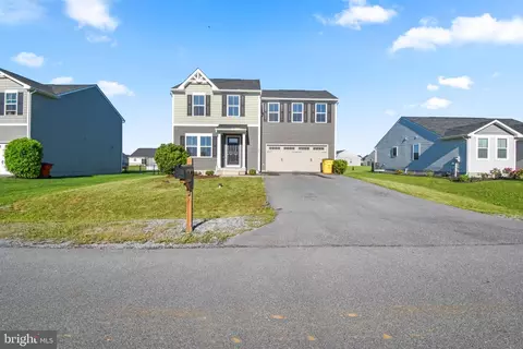 223 Chandlers Glen Dr, Bunker Hill, WV 25413