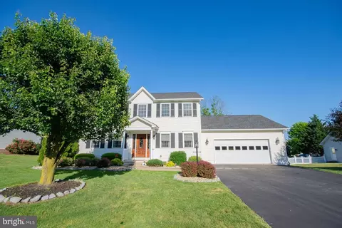 31 Wisteria Ct, Falling Waters, WV 25419