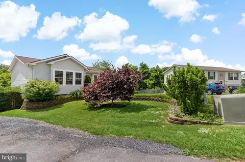 86 Academy Dr, Martinsburg, WV 25404