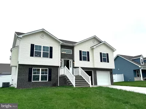 182 Finney Dr, Martinsburg, WV 25405