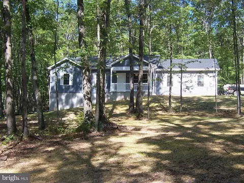 161 Glastonbury Ln, Hedgesville, WV 25427