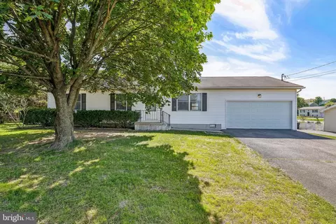 530 Paynes Ford Rd, Martinsburg, WV 25405