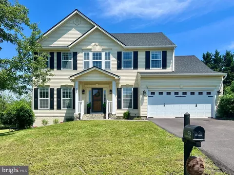 924 Caledonia Dr, Martinsburg, WV 25405