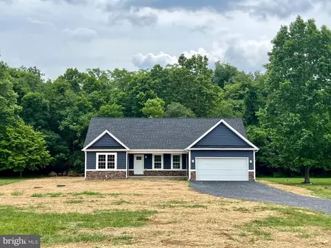 133 Phillips Ln, Bunker Hill, WV 25413