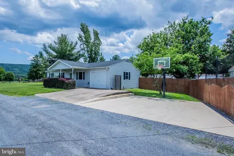 44 Finesse Ln, Hedgesville, WV 25427