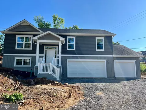 1395 Nipetown Rd, Martinsburg, WV 25403
