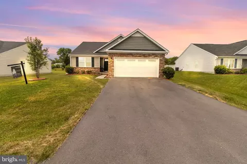 762 Switchgrass Ct, Bunker Hill, WV 25413