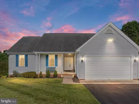370 Larkspur Ln, Martinsburg, WV 25403
