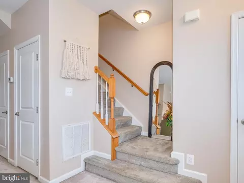 Entry Way - 11 Streamside Pl, Falling Waters, WV 25419 photo 4 of 6