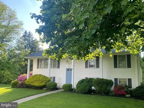 80 Cavalier Ave, Martinsburg, WV 25403