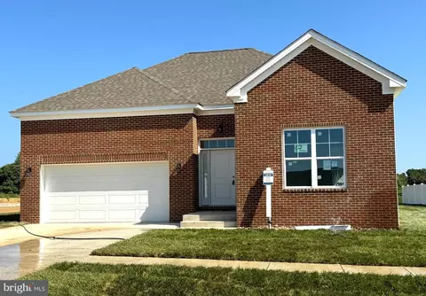 70 Santiago Cir, Martinsburg, WV 25403