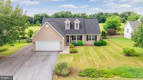 236 Aztec Dr, Martinsburg, WV 25405