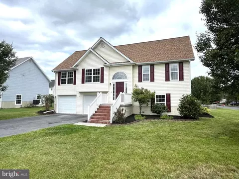 12 Gotland Cir, Martinsburg, WV 25405