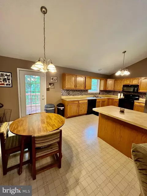 545 Keepsake Dr, Falling Waters, WV 25419 photo 9