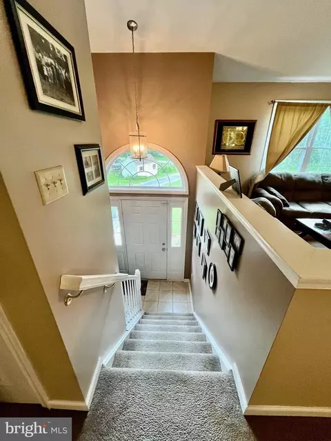 545 Keepsake Dr, Falling Waters, WV 25419 photo 4