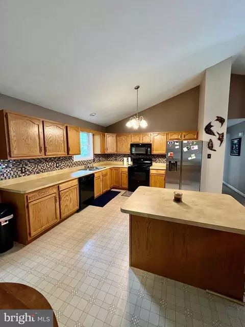 545 Keepsake Dr, Falling Waters, WV 25419 photo 6