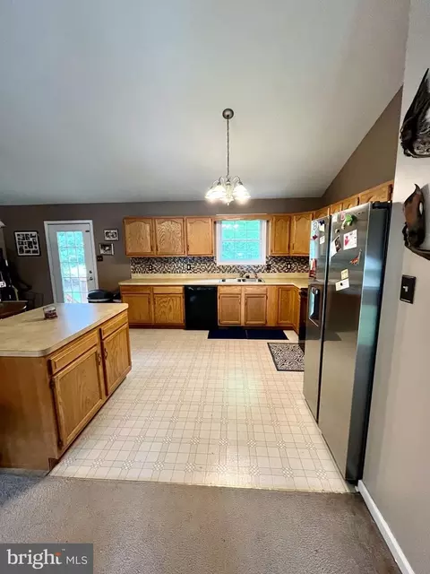 545 Keepsake Dr, Falling Waters, WV 25419 photo 5