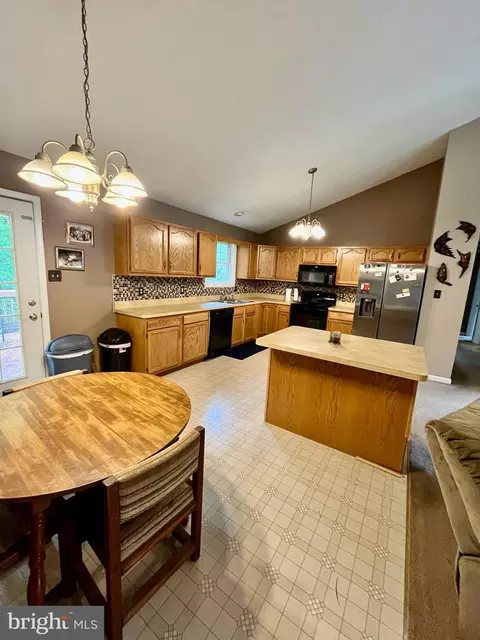 545 Keepsake Dr, Falling Waters, WV 25419 photo 8