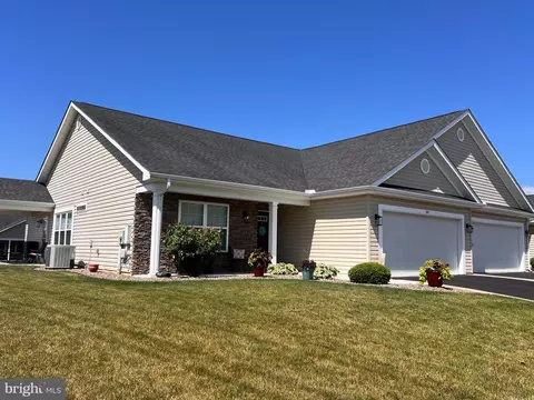 64 Chagrin Dr, Falling Waters, WV 25419