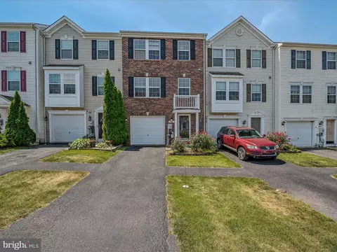 54 Desert Rose Way, Martinsburg, WV 25404
