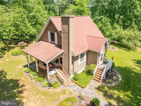 703 Sapwood Dr, Hedgesville, WV 25427