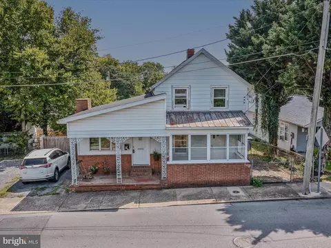231 N Tuskegee Dr, Martinsburg, WV 25401