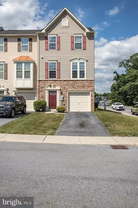 75 Gauley River Path, Falling Waters, WV 25419