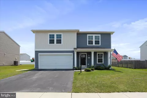 60 Faye Dr, Bunker Hill, WV 25413