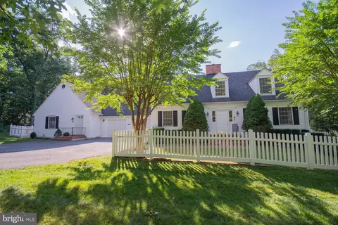 295 Pineway Dr, Martinsburg, WV 25405