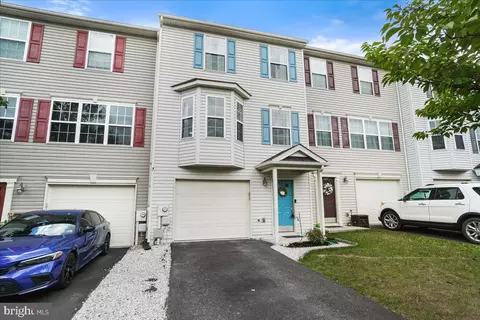 237 Morlatt Ln, Martinsburg, WV 25404