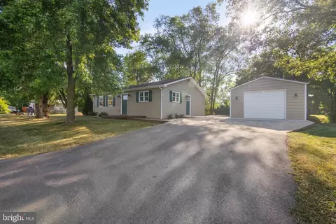 1007 Texas St, Martinsburg, WV 25401