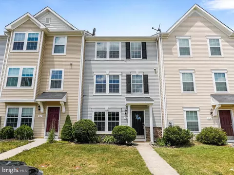 76 Lieutenant Ct, Bunker Hill, WV 25413