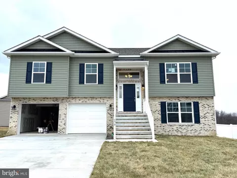 179 Finney Dr, Martinsburg, WV 25405