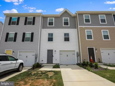 35 Stifftail Rd, Hedgesville, WV 25427
