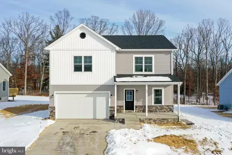 131 Larimar Ln, Inwood, WV 25428