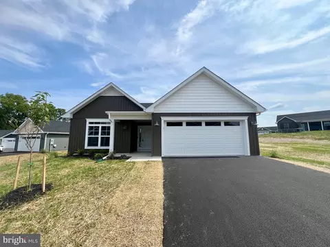 150 Duluth Dr, Martinsburg, WV 25404