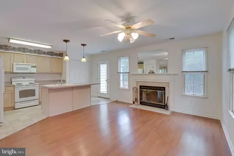 Living - 215 Morningside Dr, Falling Waters, WV 25419 photo 4 of 5