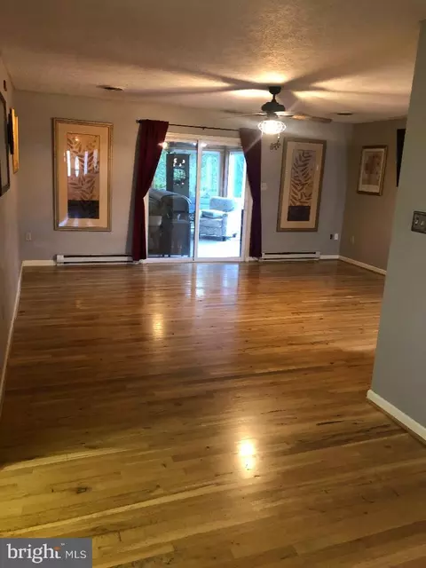 Living - 98 Chariot Ln, Falling Waters, WV 25419 photo 1 of 1