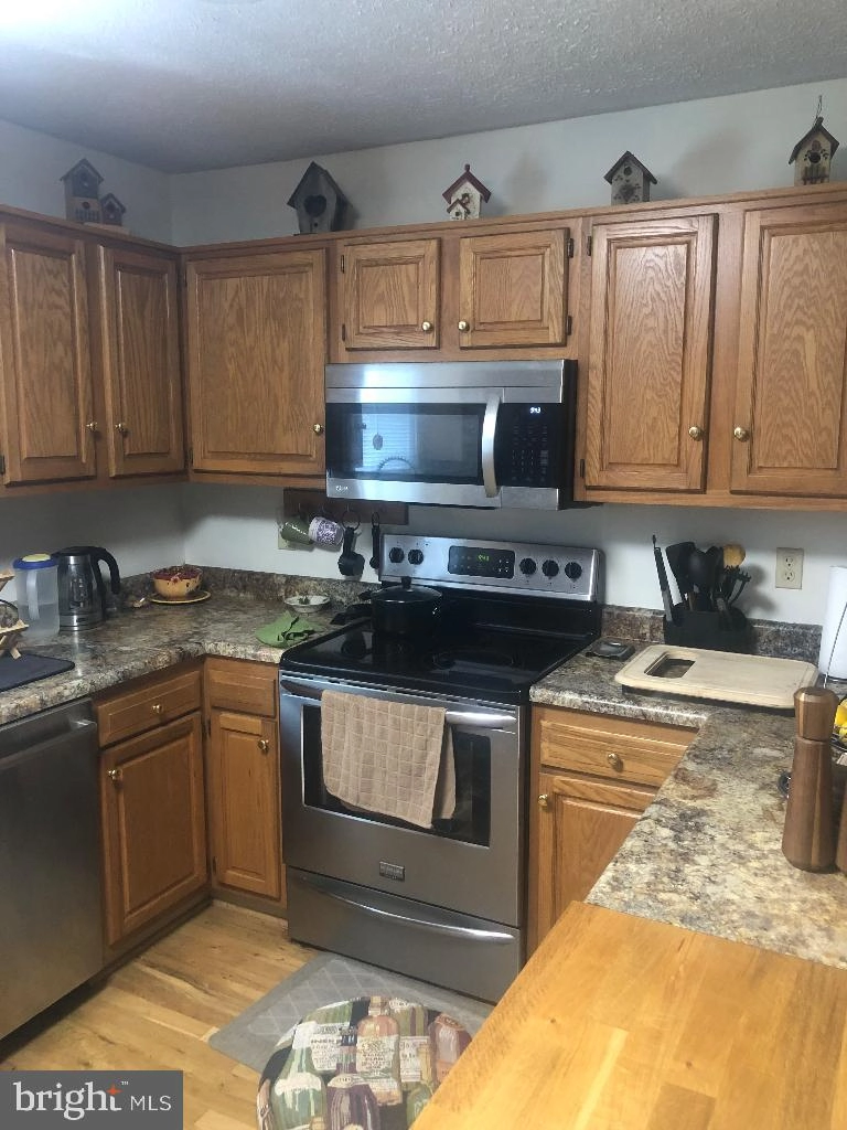 Kitchen - 98 Chariot Ln, Falling Waters, WV 25419 photo 1 of 2