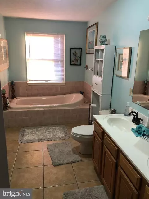 Bath - 98 Chariot Ln, Falling Waters, WV 25419 photo 1 of 1