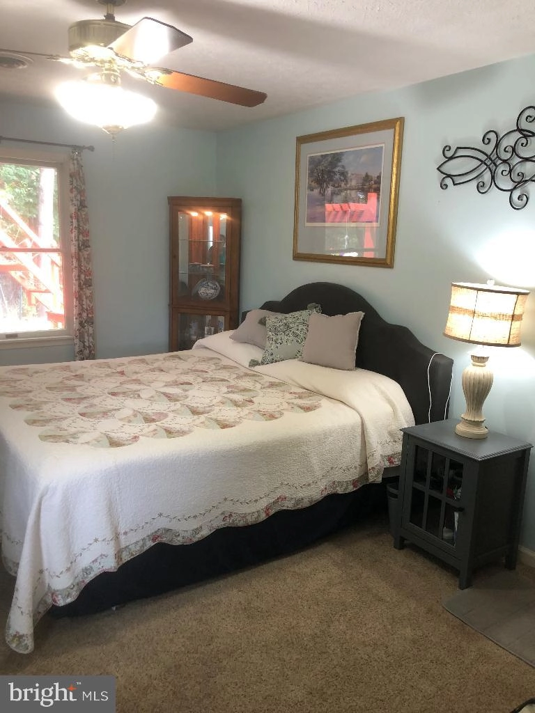 Bedroom - 98 Chariot Ln, Falling Waters, WV 25419 photo 1 of 3
