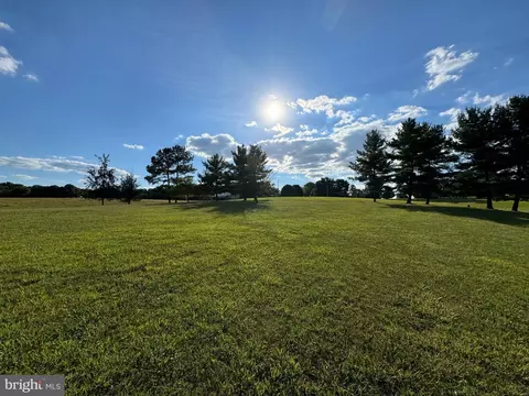 481 Snooks Ln, Martinsburg, WV 25405