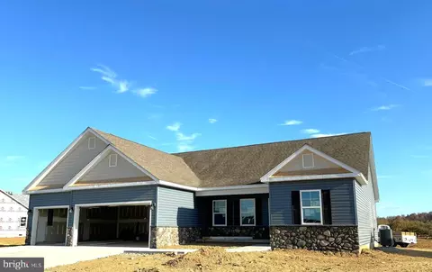 130 Santiago Cir, Martinsburg, WV 25403