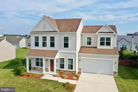 102 Liverpool Ln, Martinsburg, WV 25405