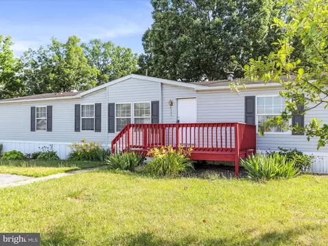 252 Imperial Way, Falling Waters, WV 25419
